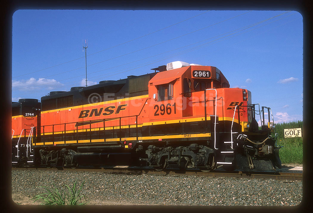 BNSF Railway #2961 GP39-2