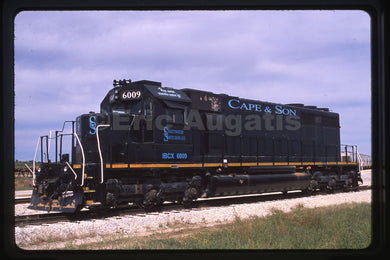 Indiana Box Car (IBCX) / Cape & Sons #6009 SD40A