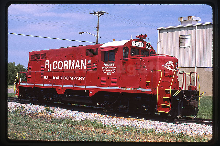 R.J. Corman (RJCC) #1737 GP16